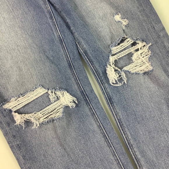 AE Mom Jean Ripped & Destroyed hi waisted jeans size 8 Regular EUC - Picture 8 of 10